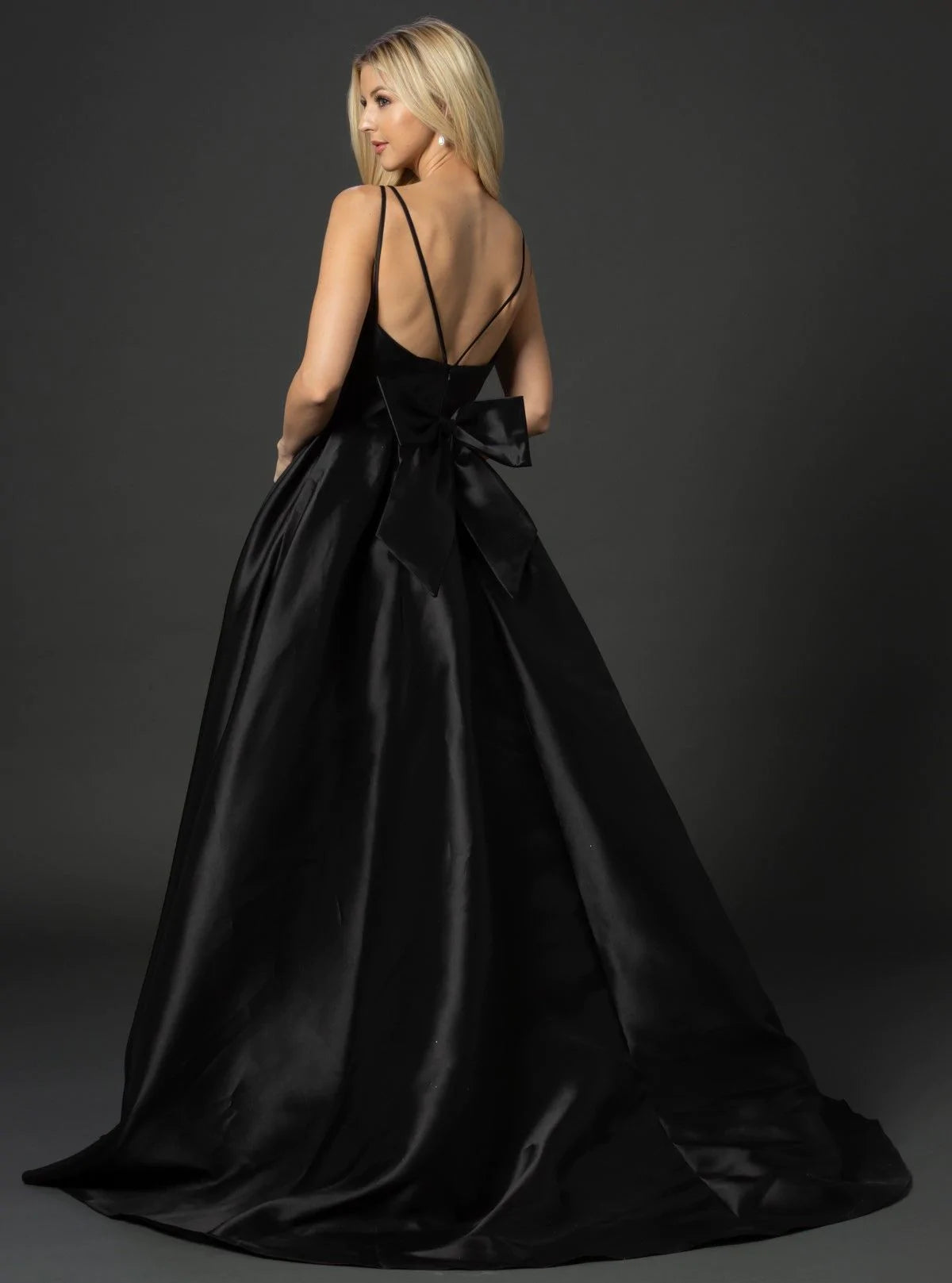 Nina Canacci B1900 Ballgown with bow